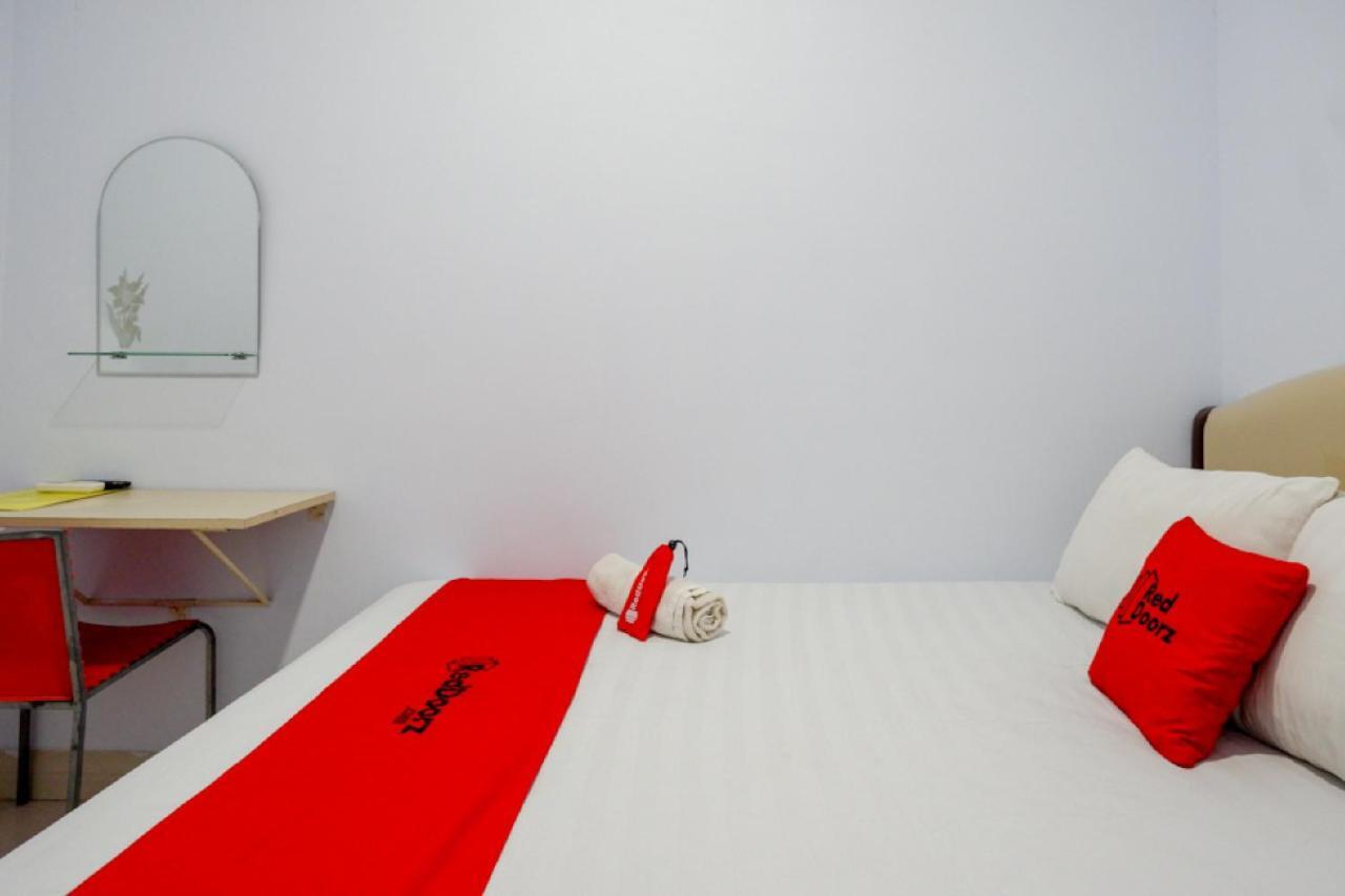 Reddoorz @ Hotel Bravo Pantai Kamali Bau Bau Baubau Luaran gambar