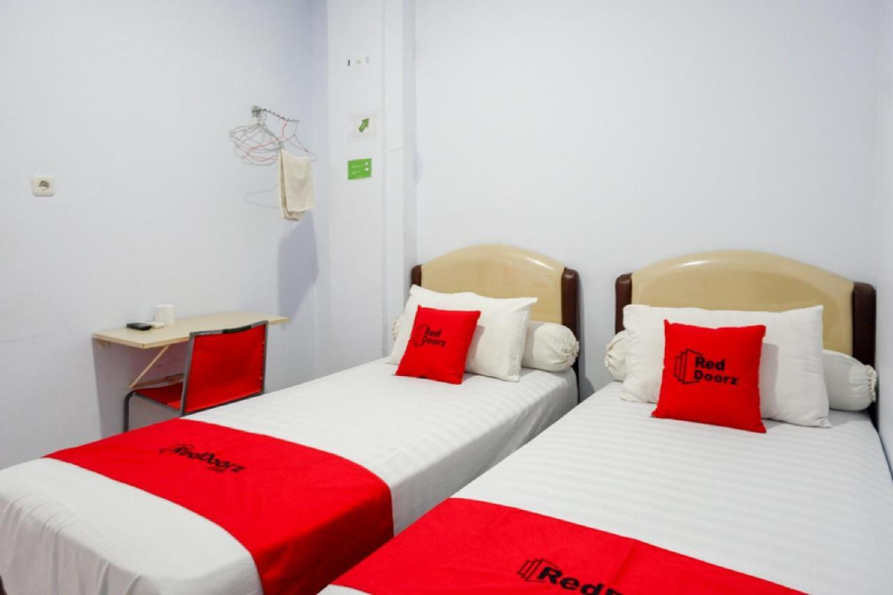 Reddoorz @ Hotel Bravo Pantai Kamali Bau Bau Baubau Luaran gambar