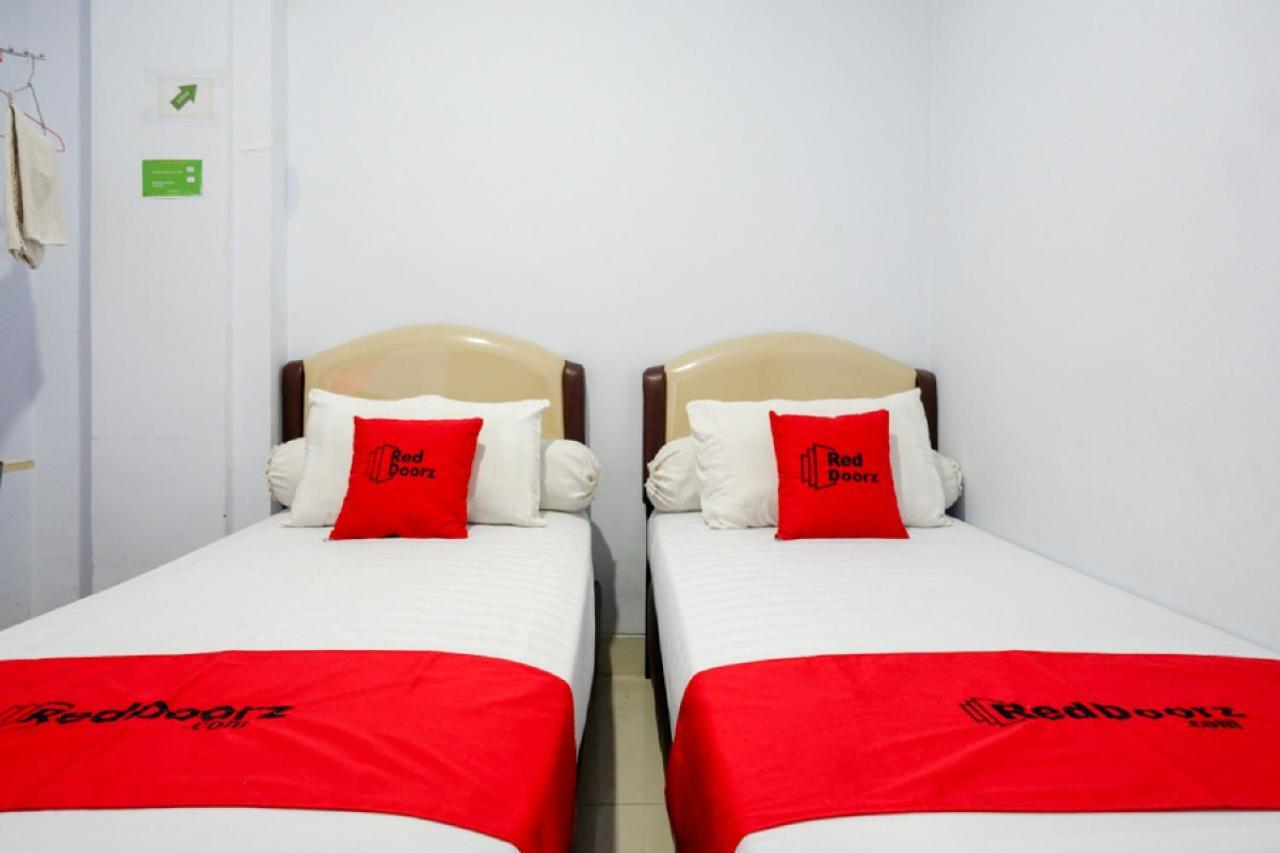 Reddoorz @ Hotel Bravo Pantai Kamali Bau Bau Baubau Luaran gambar